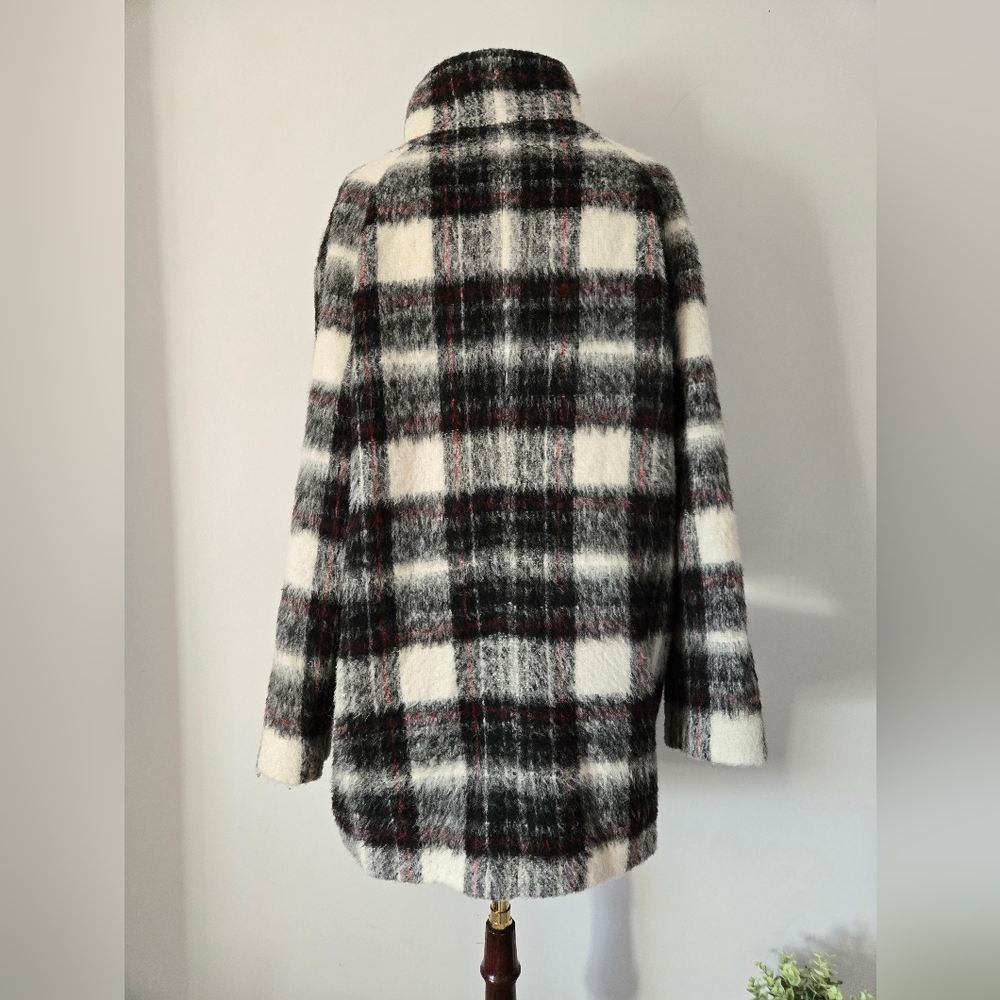 BANANA REPUBLIC Wool/Alpaca/Mohair mock neck coat- Black, White, Red. Size Large - Picture 6 of 13